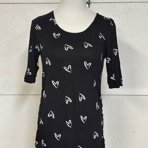 a|glow Black and White Heart Patterned Women's Tee